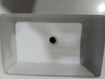 Ağ rəngdə vannа otağı üçün lavabo və şkaf seti - Üst hissə: parlaq ağ