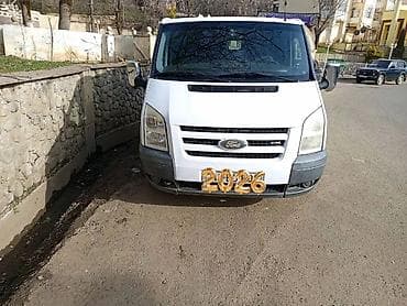 turbo az ford transit 8 1: Ford Transit yük furgonu - Kuzov: ağ rəng, iki arxa qapı tam açılan — 1
