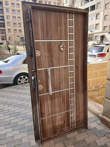 Seyf qapi 300azn Masazir 1119 leli Metall karkaslı giriş qapısı -
