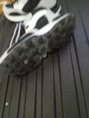 Səndəl və şəp-şüplər: Qışlıq idman ayaqqabısı – yüksək boğazlı model - Rəng: qara–ağ–boz — 3