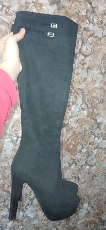 qəhvəyi qadın botilyonu: Qadın qışlıq bot – qara, qalın dabanlı Baha almışdıq,hansi magazanidi — 7