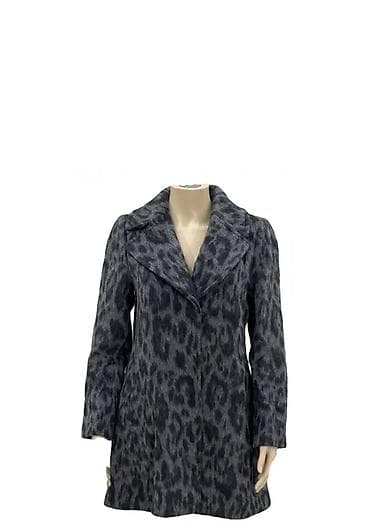 qara kepka: Qadın paltosu – boz-qara leopard naxışlı - Model: dizüstü uzunluqda — 1