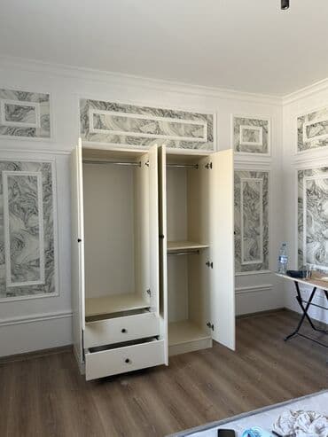 Asılqanlar: Açılan, 3 qapılı Düz dolab, Qarderob, paltar dolabı — 5