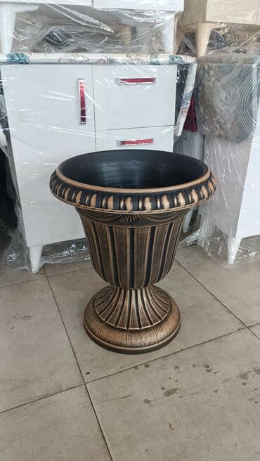 Otaq bitkiləri: Dibçək – Klassik Dizayn Qiymətlər: N1 – 10 AZN N2 – 15 AZN N3 – 25 — 3