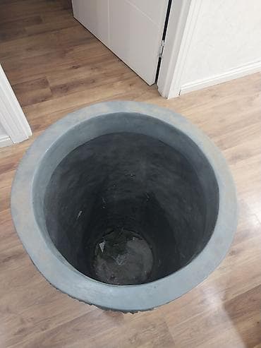 Böyük dekorativ qazon/çiçək qabı - Material: daş görünüşlü kompozit lalafo.az -da Böyük dekorativ qazon/çiçək qabı - Material: daş görünüşlü kompozit