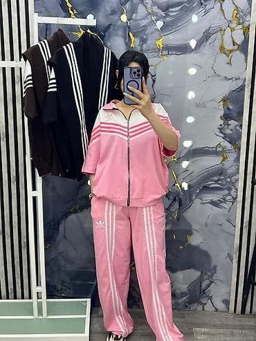 adidas dest: Qadınlar üçün iki hissəli idman dəsti - Üst: fermuarlı, qısaqol — 1