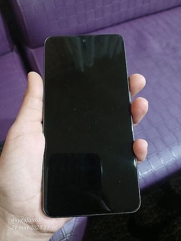 planşet 2ci əl: Smartfon S21 – tam ekranlı, şüşə ön panel və nazik çərçivələr. Ekranın — 1