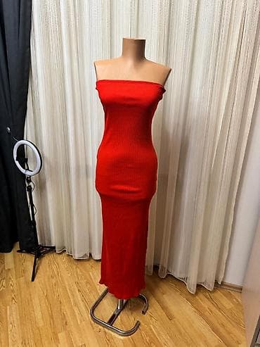 Qırmızı strapless trikotaj don.Ra,mer S.Bershka firmasi. - Model