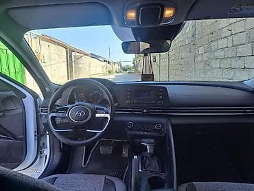 Hyundai sedan salonu – rahat və funksional interyer - Multifunksiyalı