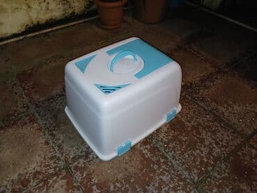 Yemlər: Qapalı pişik tualeti, az istifadə olunub, bunu alana qum hədiyyə — 1