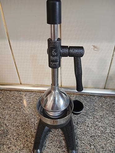 ucuz drel: Ağır, davamlı metal gövdəli peşəkar nar və portağal sıxan aparat. Tam — 2