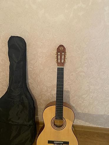 Klassik gitara, Yeni, Ünvandan götürmə