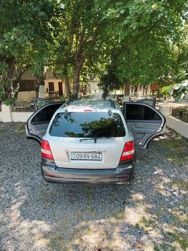 07 maşınlar: Kia Sorento: 2.5 l | 2005 il Ofrouder/SUV — 7