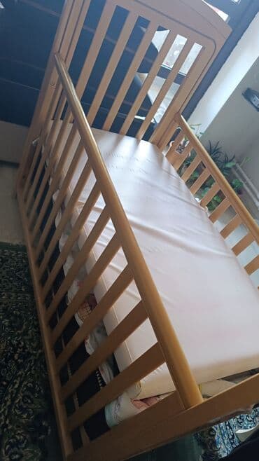 Oğlan və qız üçün, Dördbucaq, Beşik, Dəstsiz, Matras ilə, Yellənmə mexanizmsiz