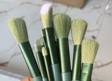 qaş aparatı: Makiyaj fırçaları seti - Rənglər: Yaşıl və mavi gövdəli variantlar - — 1
