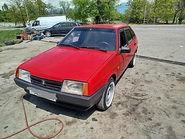 chevrolet satis merkezi: VAZ 2109 hatchback – 5 qapı, qırmızı rəng. Texniki xüsusiyyətlər: - — 4