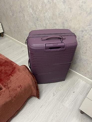 Səyahət üçün 2 ədəd çamadan dəsti 1) Bənövşəyi sərt gövdəli çamadan -