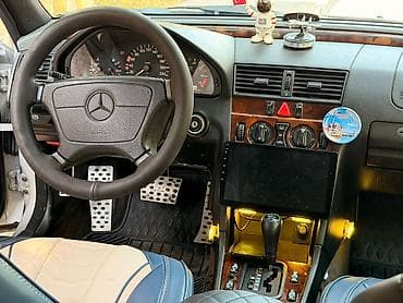 p4 disk: Mercedes-Benz C-Class: 1.8 l | 1997 il Sedan — 7