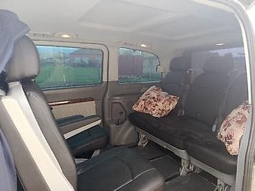 musiqili sükan: Mercedes-Benz Viano, gümüşü rəng, miniven. Mühərrik və yürüş: - Dizel — 5