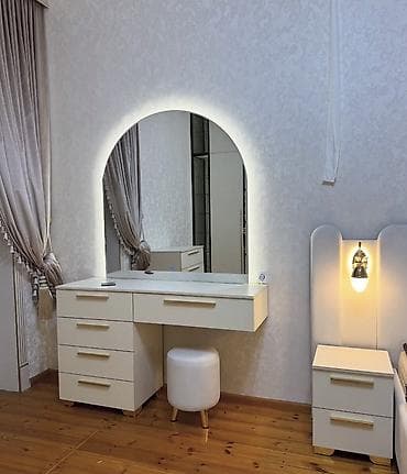 şüşə masa: İkinəfərlik çarpayı, Dolab — 3