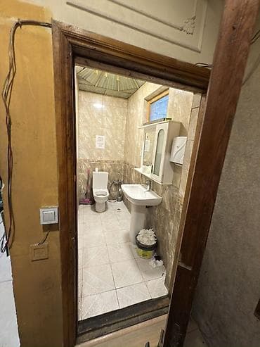 emlak ofi̇s: Satilir Xüsusiyyətlər: - Uzun, işıqlıqla dolu əsas zal: hər iki — 7