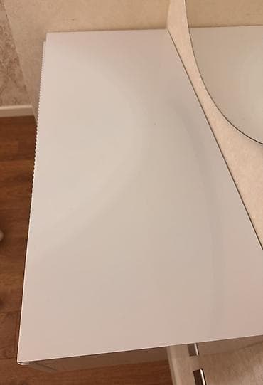 madeyra tv stend: Güzgüsüz — 2