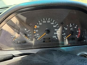 bmw e36 angel: Mercedes-Benz C-Class: 2.2 l | 2000 il Sedan — 5