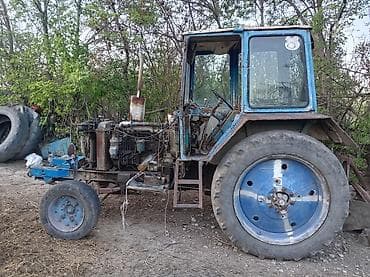 Traktor – kabinəli, arxa təkərli, mexaniki idarəetmə - Model tipinə