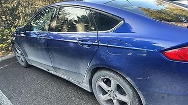 hyundai elantra 2017: Ford Fusion SE sedan Xüsusiyyətlər: - Kuzov: 4 qapılı sedan, göy rəng — 3