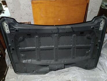 maşın guzguləri: Məhsul: Avtomobil kapotu Təsvir: - Rəngi: qara (üst hissə parlaq) - — 2