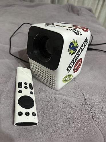 coolplay 7000: Mini proyektor + pult - Kompakt kub formalı dizayn, daşınması asan. - — 1