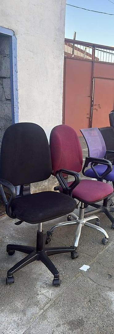 Ofis masaları: Təkərli, Qolları tənzimlənir, Parça — 1