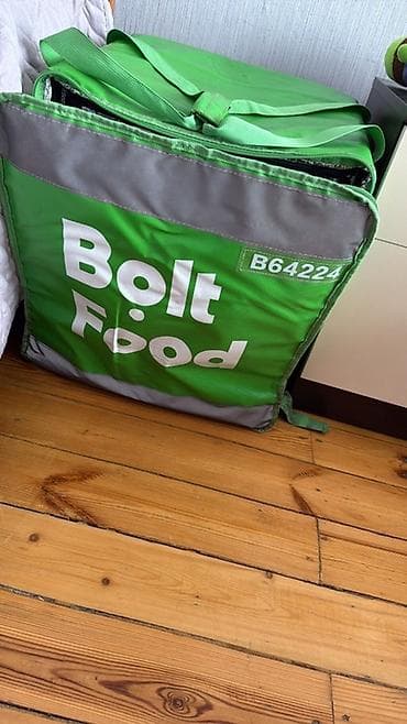 Bolt Food termal çanta - Rəng: Yaşıl, boz kənarlı, üzərində “Bolt
