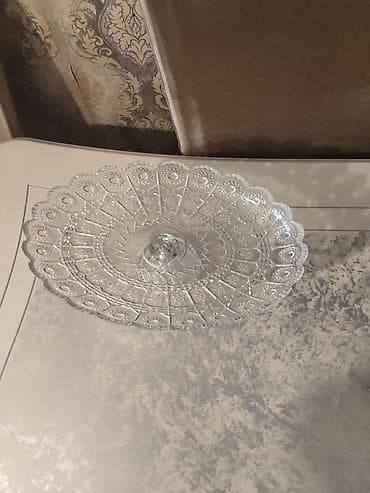 boşqab: Şüşə ayaqlı meyvə-şirniyyat qabı - Material: şəffaf şüşə - Dizayn — 1