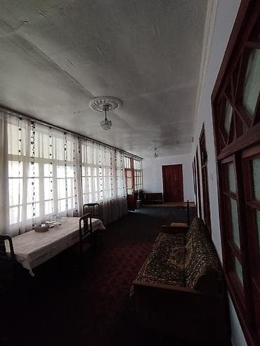 ucuz heyet evi: Ikimərtəbəli həyət evi və geniş torpaq sahəsi 6 sot 1 sot 120.000 — 10