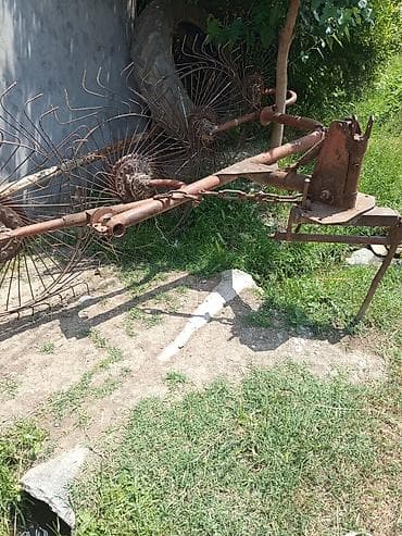 vaz 2107 qara: Traktor üçün ot yığan/çarpan “günəbaxan” tipli tırmık (barmaqlı — 4