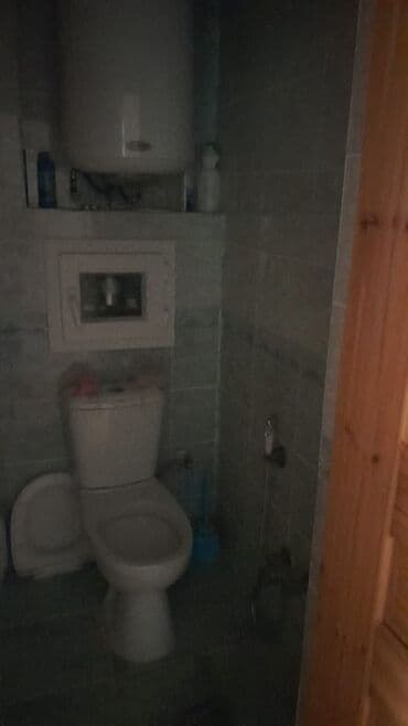 sumqayıtda 1 otaqlı evlərin qiyməti: Kirayə verilir. Yalnız xanım tələbə və ya xanım müəllimələrə. Aylığı — 3