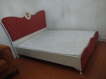 Təmir getdiyi ucun təcili evden cixmalidi