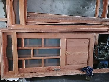 Taxta giriş/otaq qapısı — pəncərəli dizayn - Material: təbii ağac