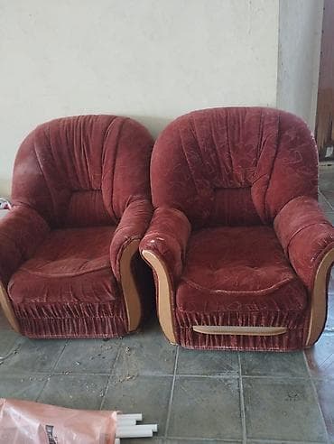 - Məhsul: 2 ədəd yumşaq kreslo dəsti - Rəng: Tünd tünd-qırmızı/bordo - — 1