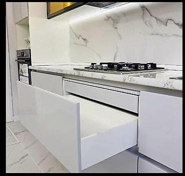 кухна мебель: Кухонный гарнитур на заказ, Самозакрывающие петли, Ламинат блестящий, Нет кредита — 3