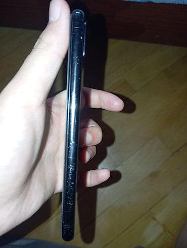 iphone xr 2: IPhone X, Qara, Face ID — 2