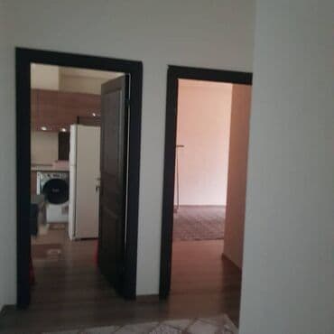 2 otaqlı mənzil vasitəçisiz: Hovsanda 10 mertebeli binanın 7-ci mərtəbəsində yerləşən ümumi sahəsi — 5