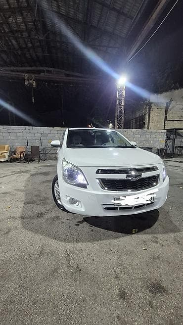 man sat: Chevrolet Cobalt: 1.5 l | 2024 il 174000 km Sedan — 2