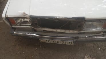 oturacaq uzlukleri: VAZ/Lada klassik sedan – ağ rəngdə, Azərbaycan nömrə nişanı 10-0X-766 — 5