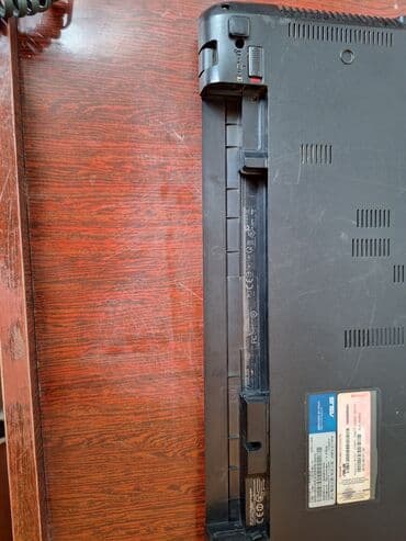 masaustu komputerler kredit: ASUS markalı noutbuk.İşləkdir — 2