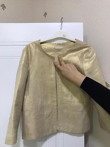 black squad kurtka: 2 defe geyinilib Dubaydan brend mağazadan baha alınıb razmer uyğun — 1