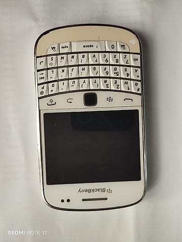 nokia asha 501: Ежевика Bold Touch 9900, 8 ГБ, цвет - Белый, Кнопочный, Сенсорный — 1