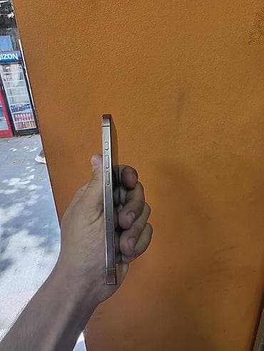 iphone şəkilləri: IPhone 16 Pro, 128 GB, Gümüşü, Face ID — 4