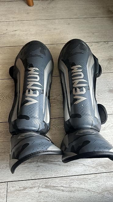 Venum boks və kikboks avadanlığı dəsti - Boks əlcəkləri: Venum Pro — 3